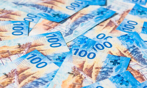 100-Franc-Banknotes (Image: Shutterstock)