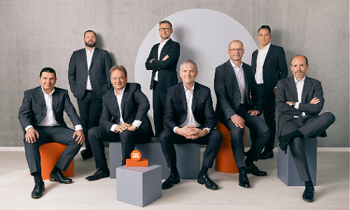Swissquote's Top-Management; seated in the middle CEO Mark Bürki