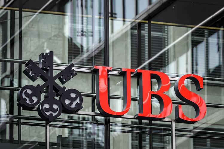 UBS to Go Ahead With Dividend